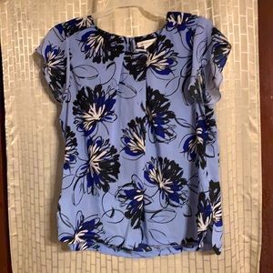 Flowered blue tee
